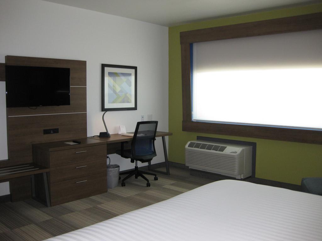 Holiday Inn Express & Suites - Houston Nw - Cypress Grand Pky By Ihg Exterior photo