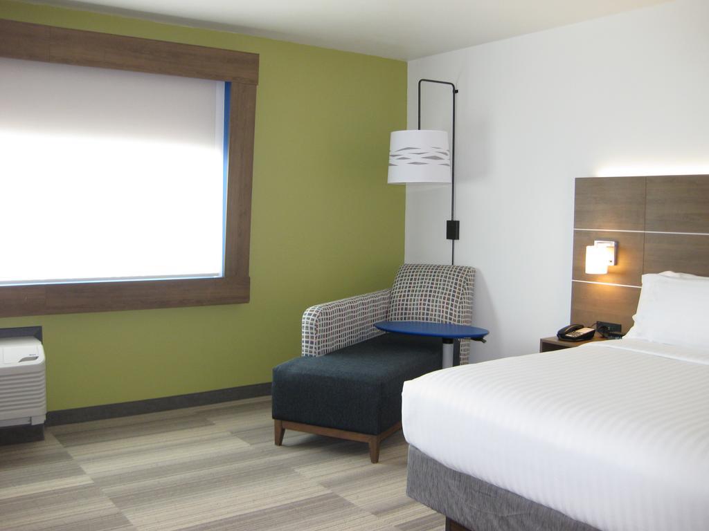 Holiday Inn Express & Suites - Houston Nw - Cypress Grand Pky By Ihg Exterior photo
